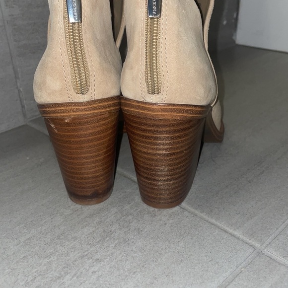 Vince camuto size 7 booties pointed toe 3” - Picture 4 of 6
